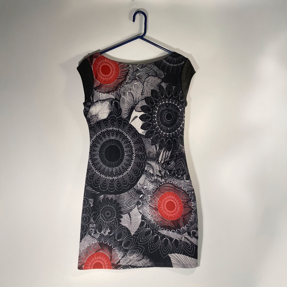 Scoop-Back Cap-Sleeve Dress | Desigual